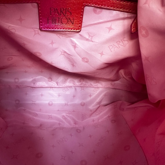 Paris Hilton Quilted Shoulder Bag with Chain Straps NWT 16.5" W x 14.2"H x 3.7"D - Picture 4 of 6